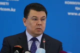 Капитал - Президент объявил выговор министру Канату Бозумбаеву