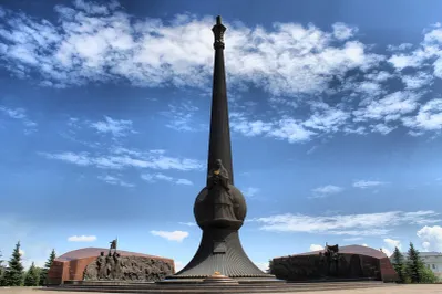 Президент возложил цветы к монументу «Отан коргаушылар» в Астане