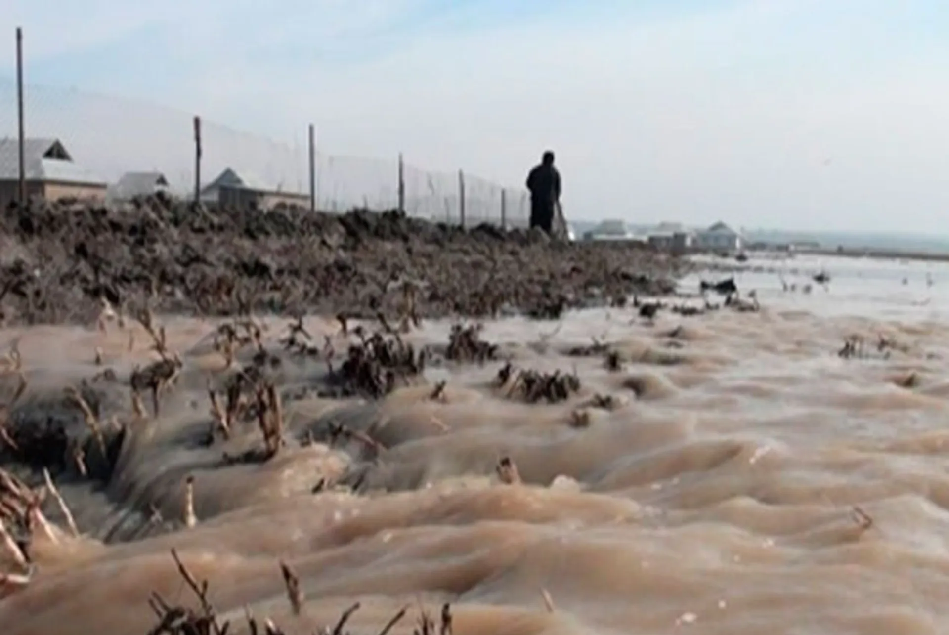 Капитал - Семьи погибших при прорыве плотины получат компенсацию