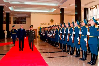 Капитал - Министр обороны РК встретился с главой оборонного ведомства Азербайджана