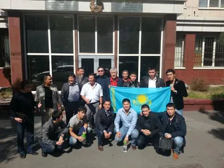 Капитал - Активисты устроили акцию протеста на лекции историка РФ