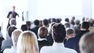 Капитал - Эксперты: Общество стало другим, оно требует обратной связи