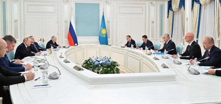 Касым-Жомарт Токаев и Владимир Путин провели переговоры в узком составе- Kapital.kz