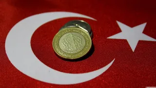 Капитал - Турецкая лира рухнула на 15% к доллару на фоне смены главы ЦБ