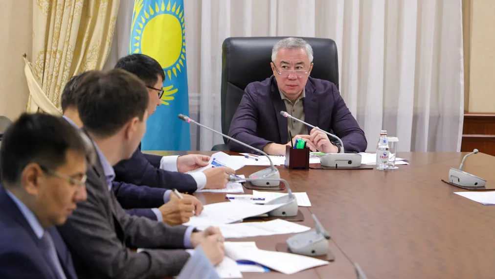 Капитал - Усилить работу по созданию запасов основных продуктов питания поручил зампремьера