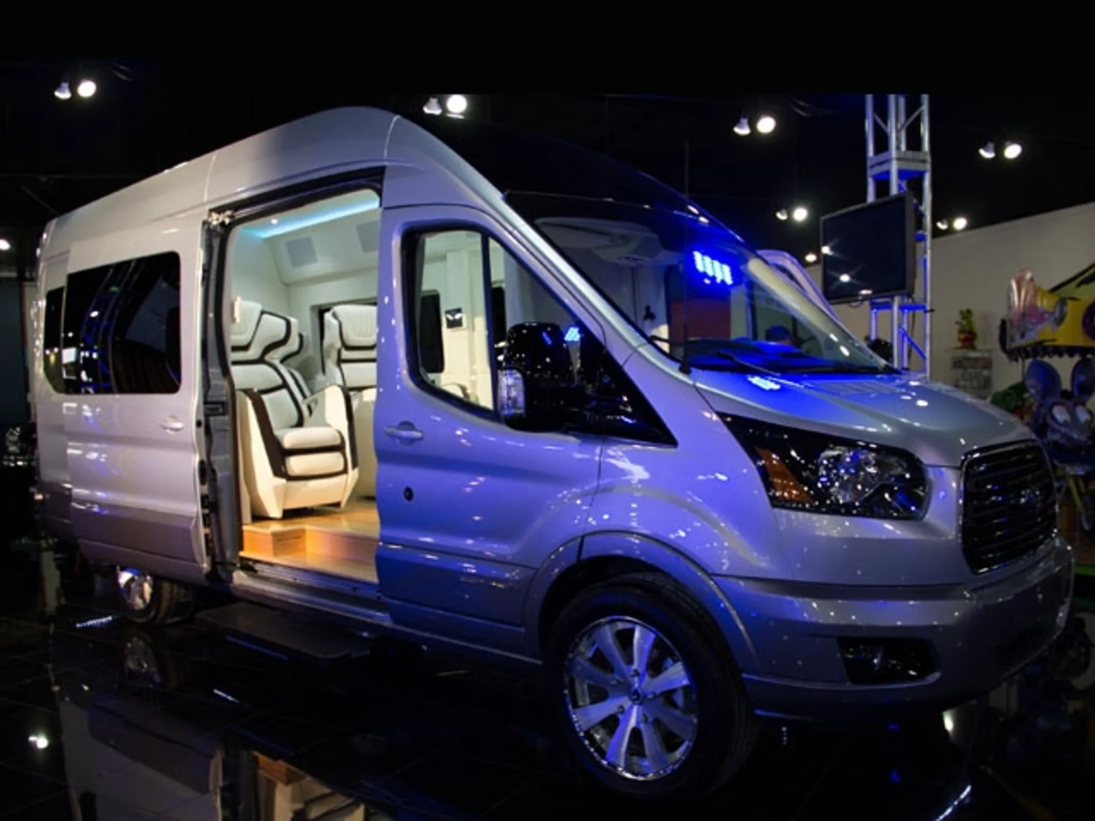 Ford Transit Skyliner - Image Kapital.kz