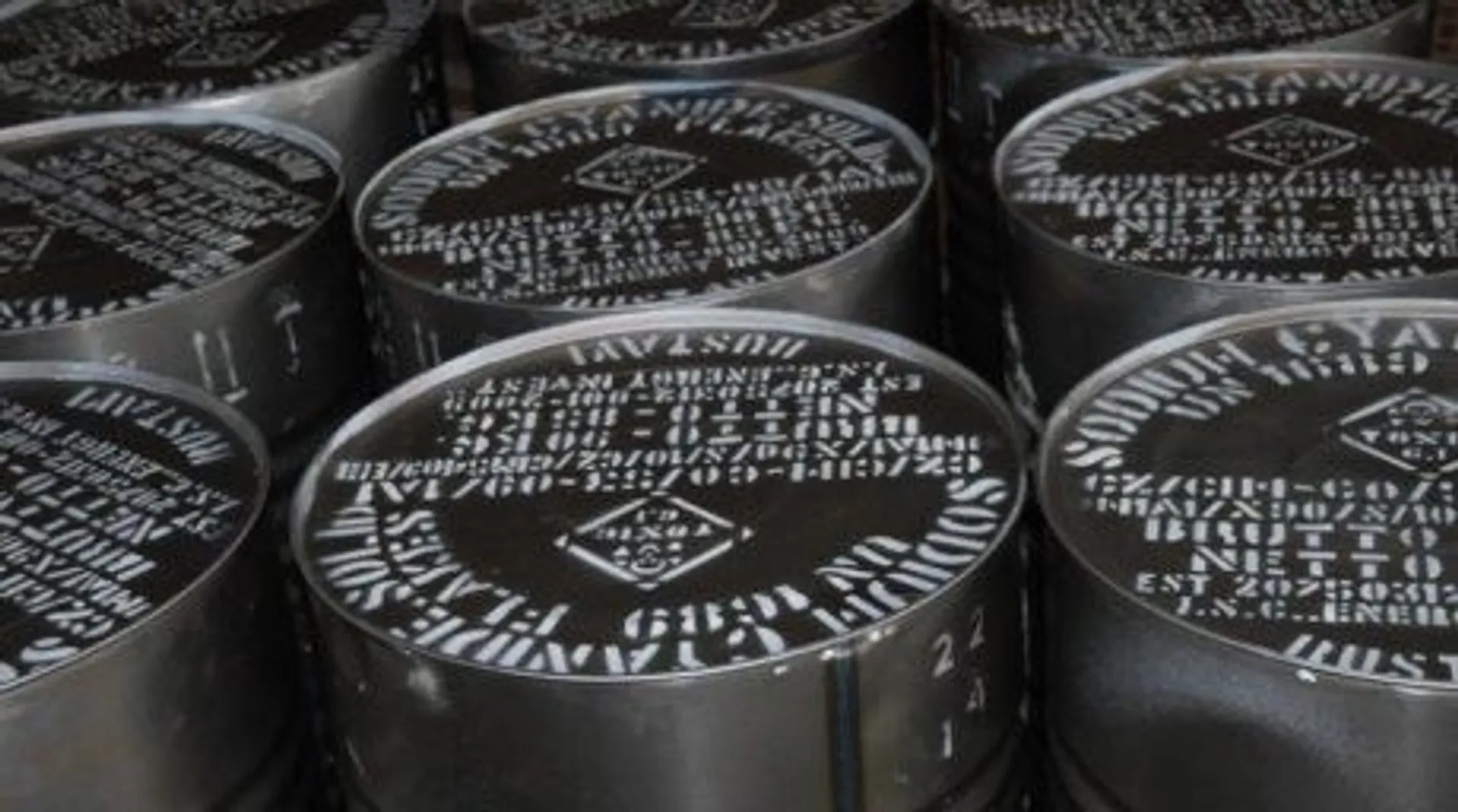 Капитал - Четыре грузовика с ядом задержаны в Алматинской области