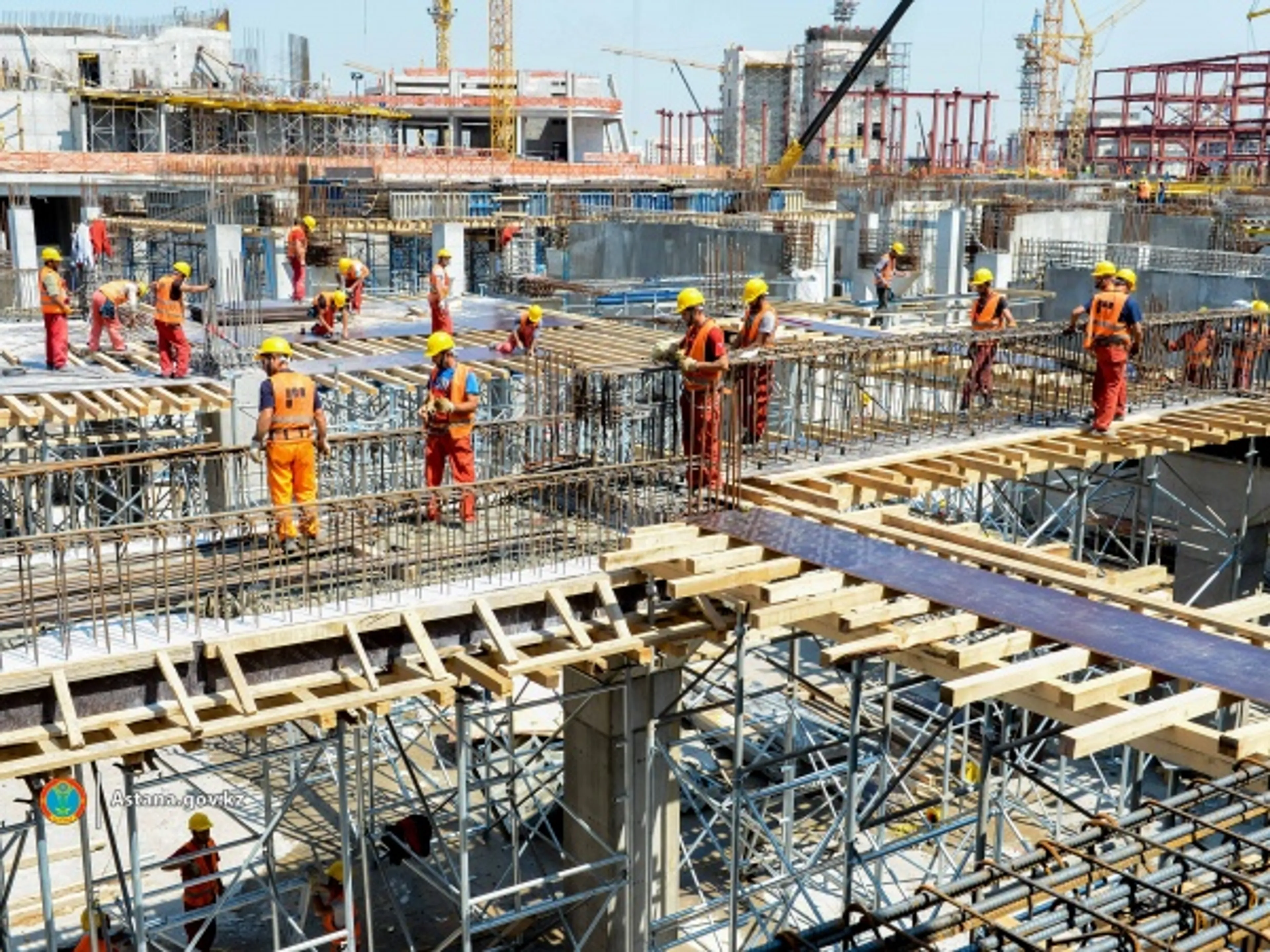 Капитал - В Астане выдано около 9 тысяч разрешений для иностранных работников