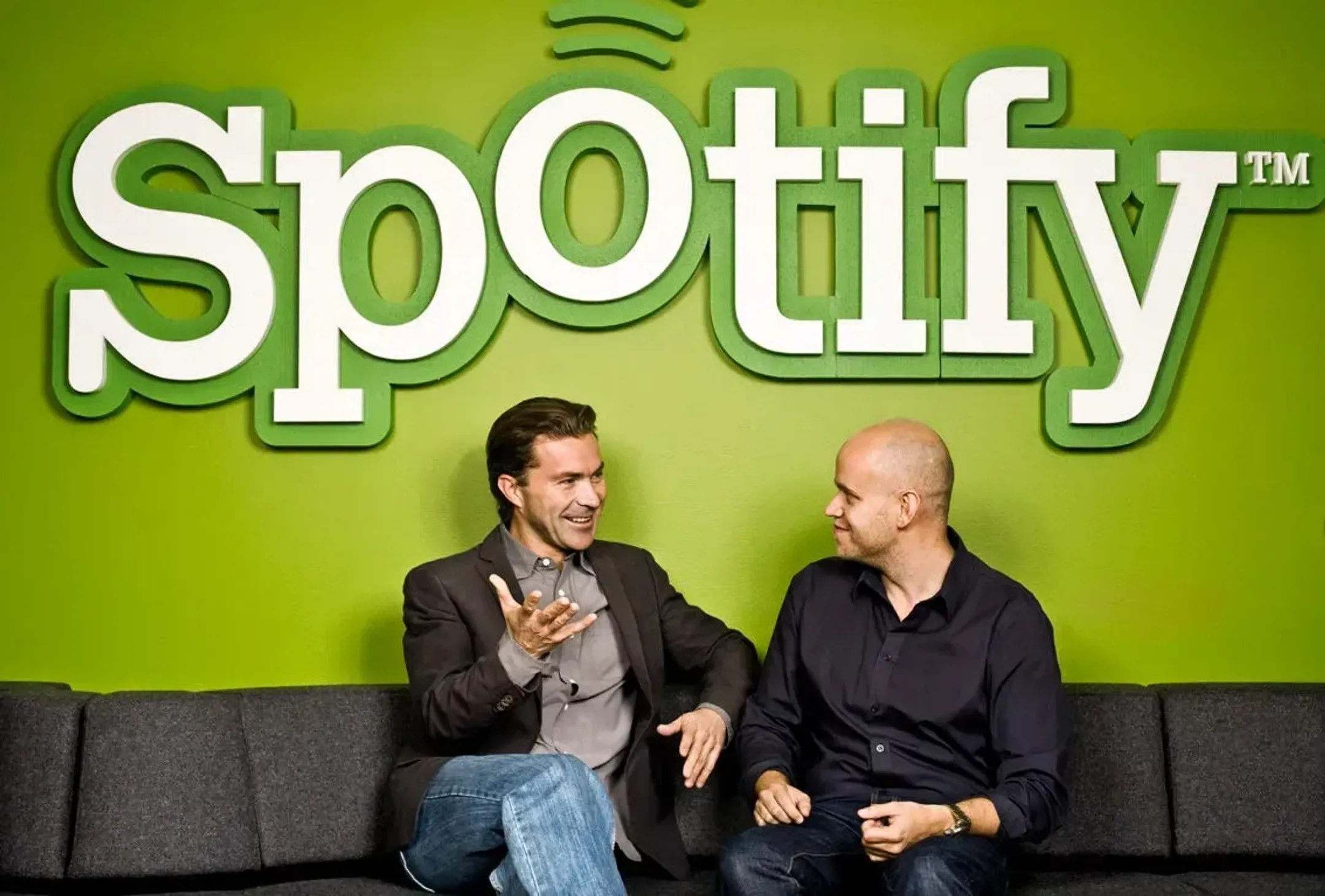 Мартин Лорентсон (слева), сооснователь и член совета директоров Spotify и Даниэль Эк (справа), сооснователь и исполнительный председатель совета директоров Spotify