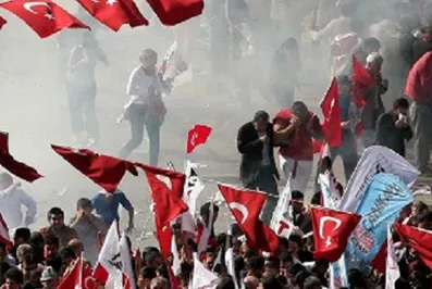 В Турции разогнали слезоточивым газом участников демонстрации