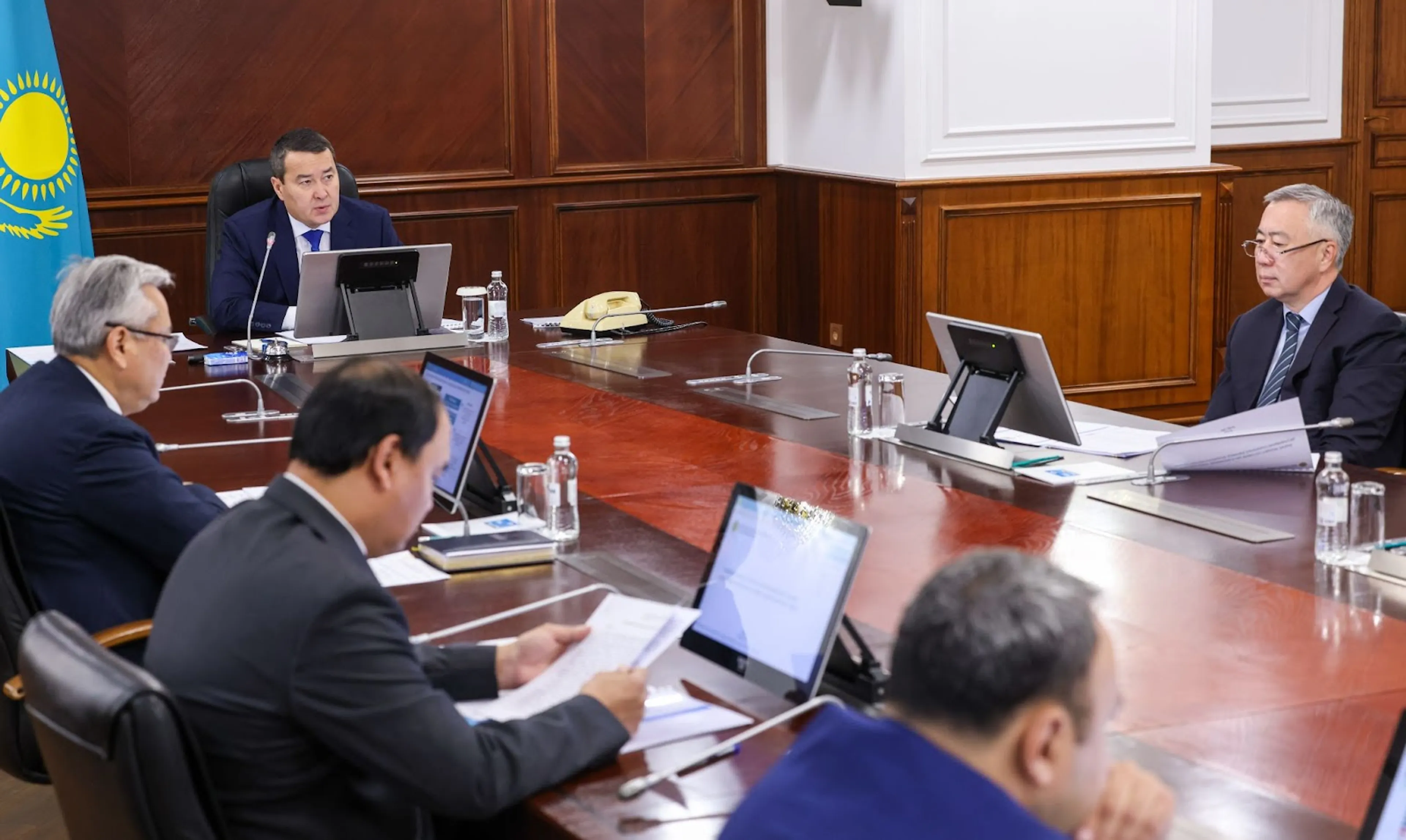 Капитал - Премьер поручил освободить от должности главу комитета торговли