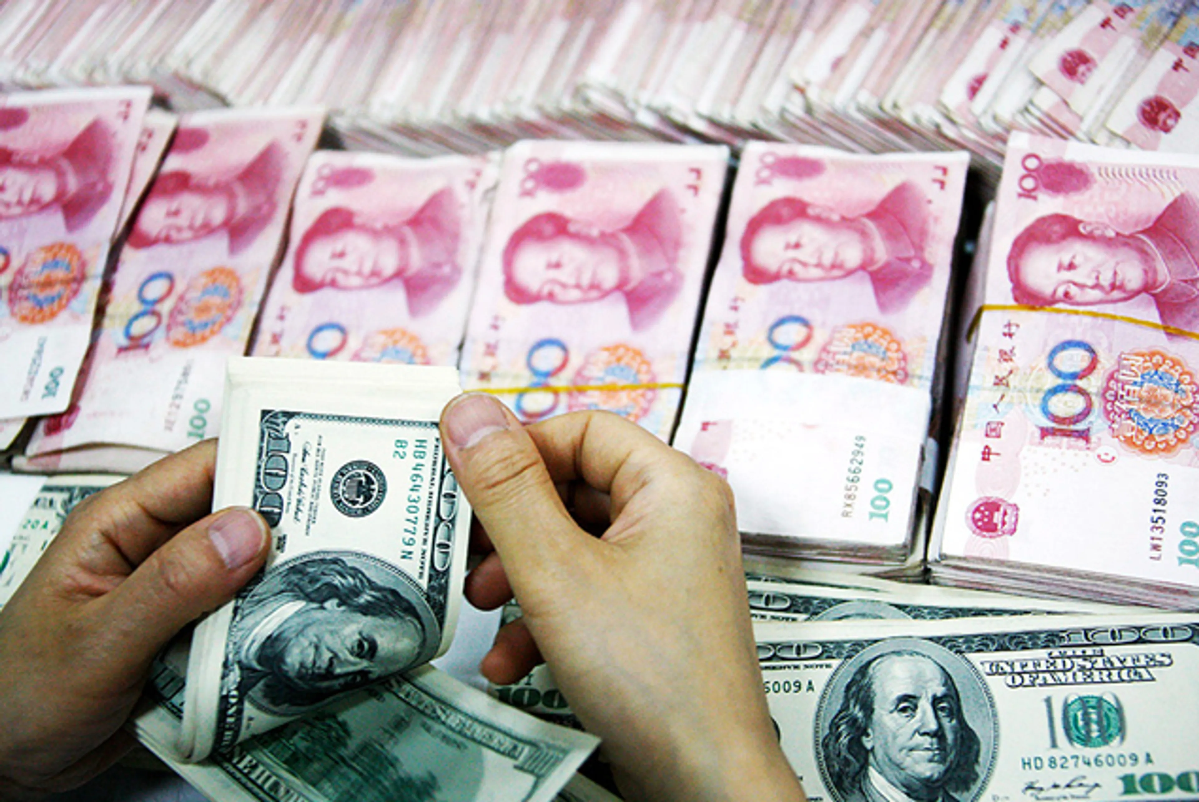 Капитал - Китай и ЕС начинают торговлю в евро и юанях