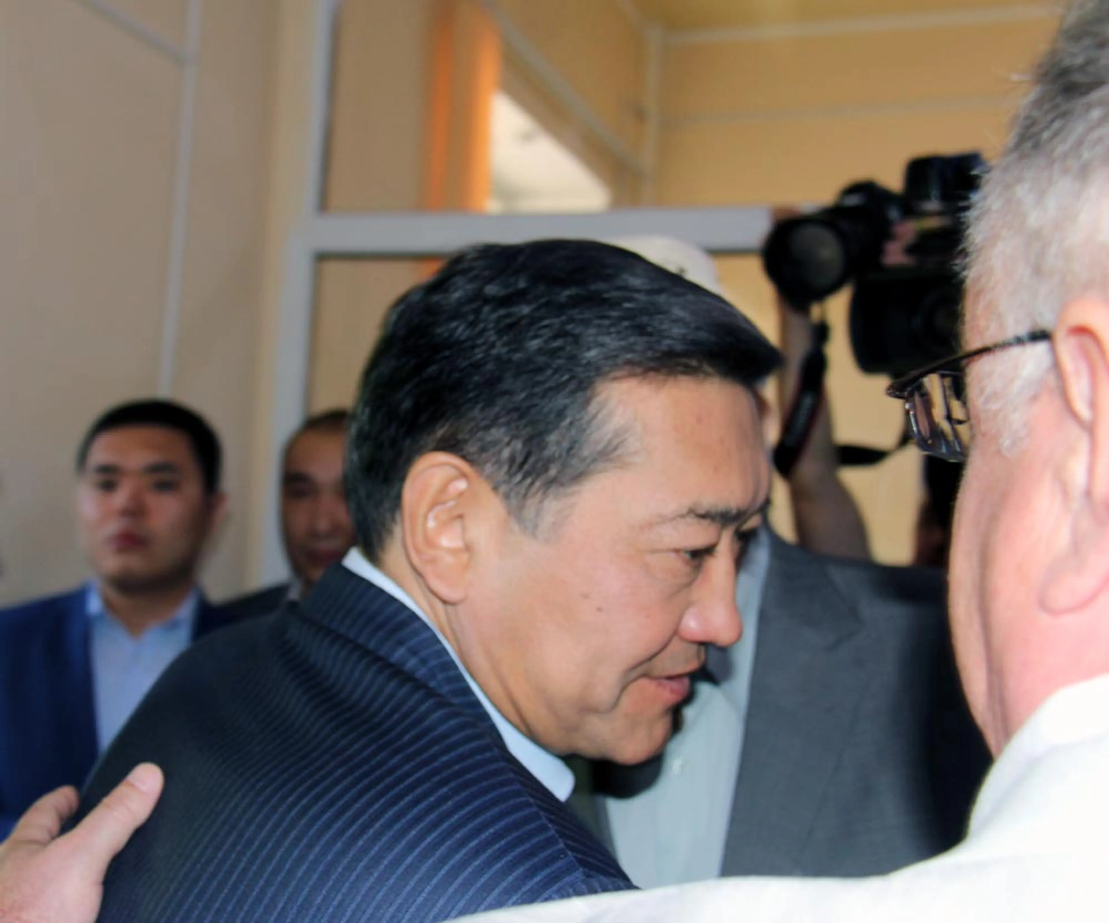 Капитал - Адвокат Серика Ахметова просит прекратить уголовное преследование по 2 статьям