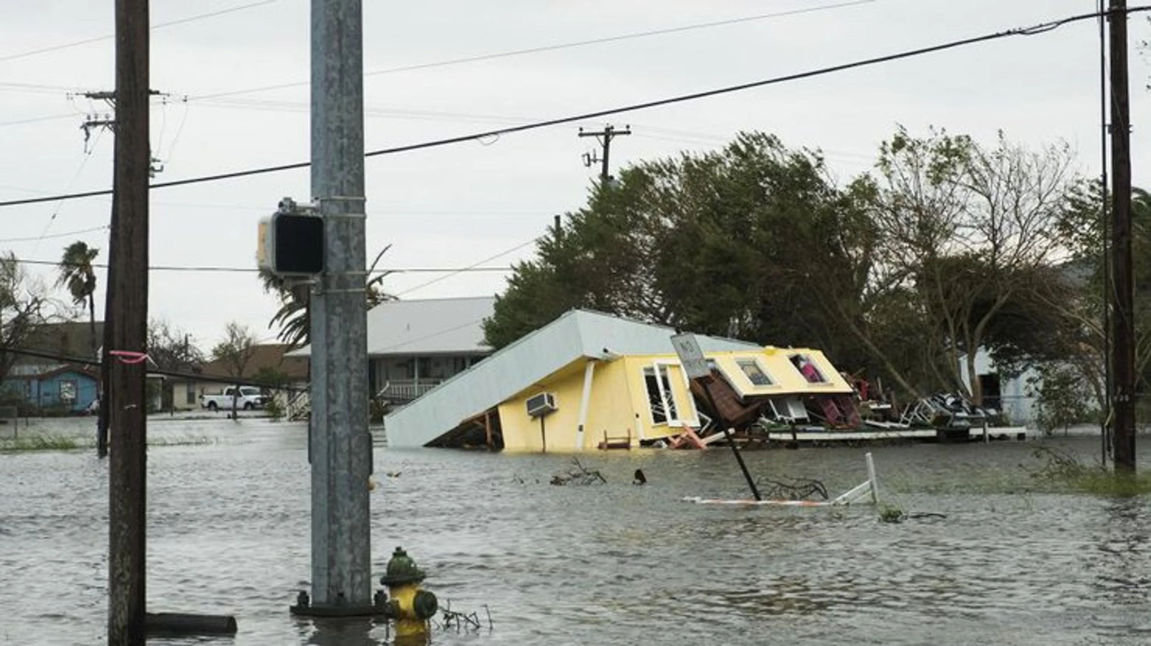 Капитал - Власти Техаса оценили ущерб от урагана в $180 млрд