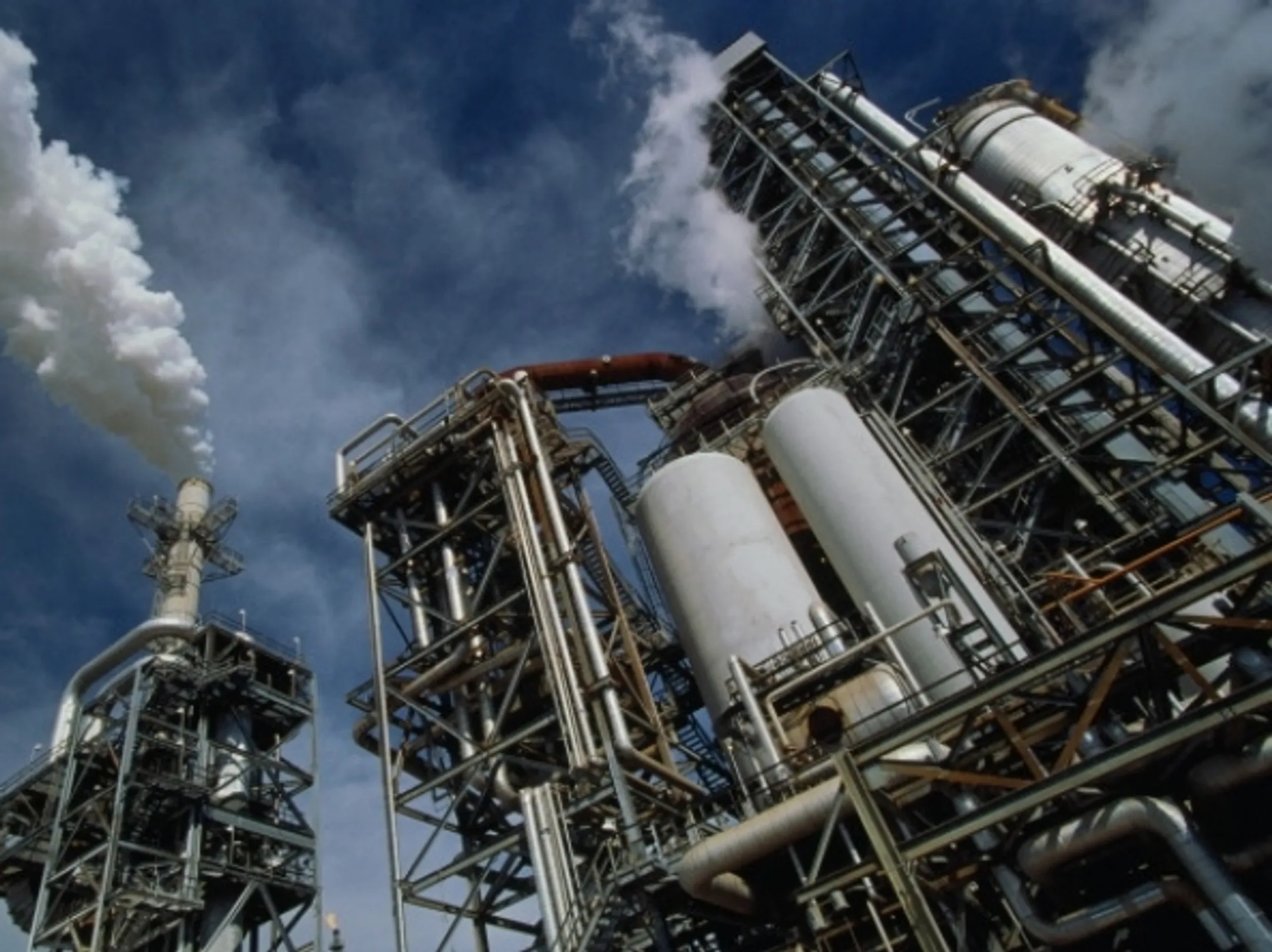 Атырауский НПЗ пока не выпускает бензин - Image Kapital.kz