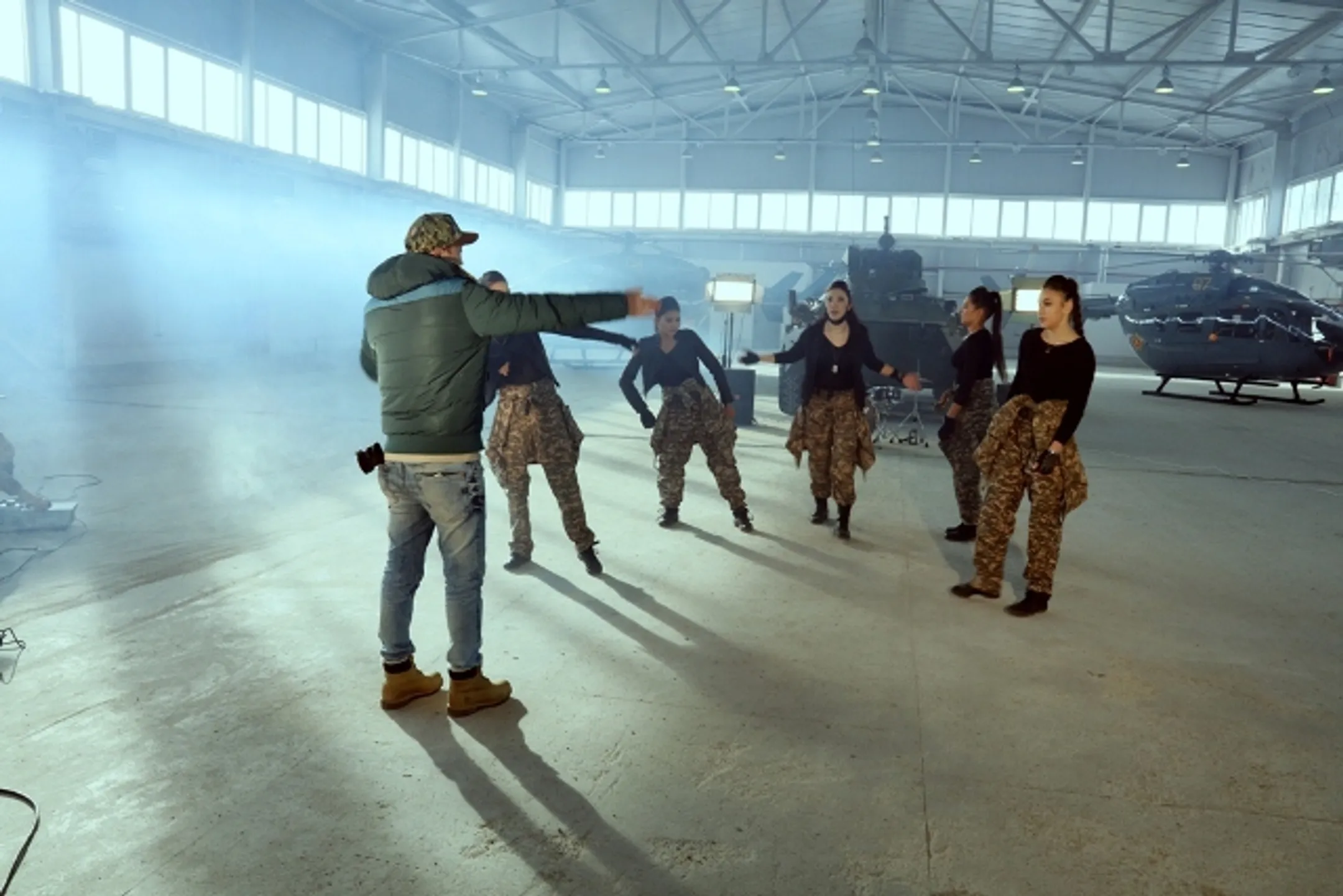 Клип ко Дню Независимости сняли на авиационной базе Минобороны - Image Kapital.kz