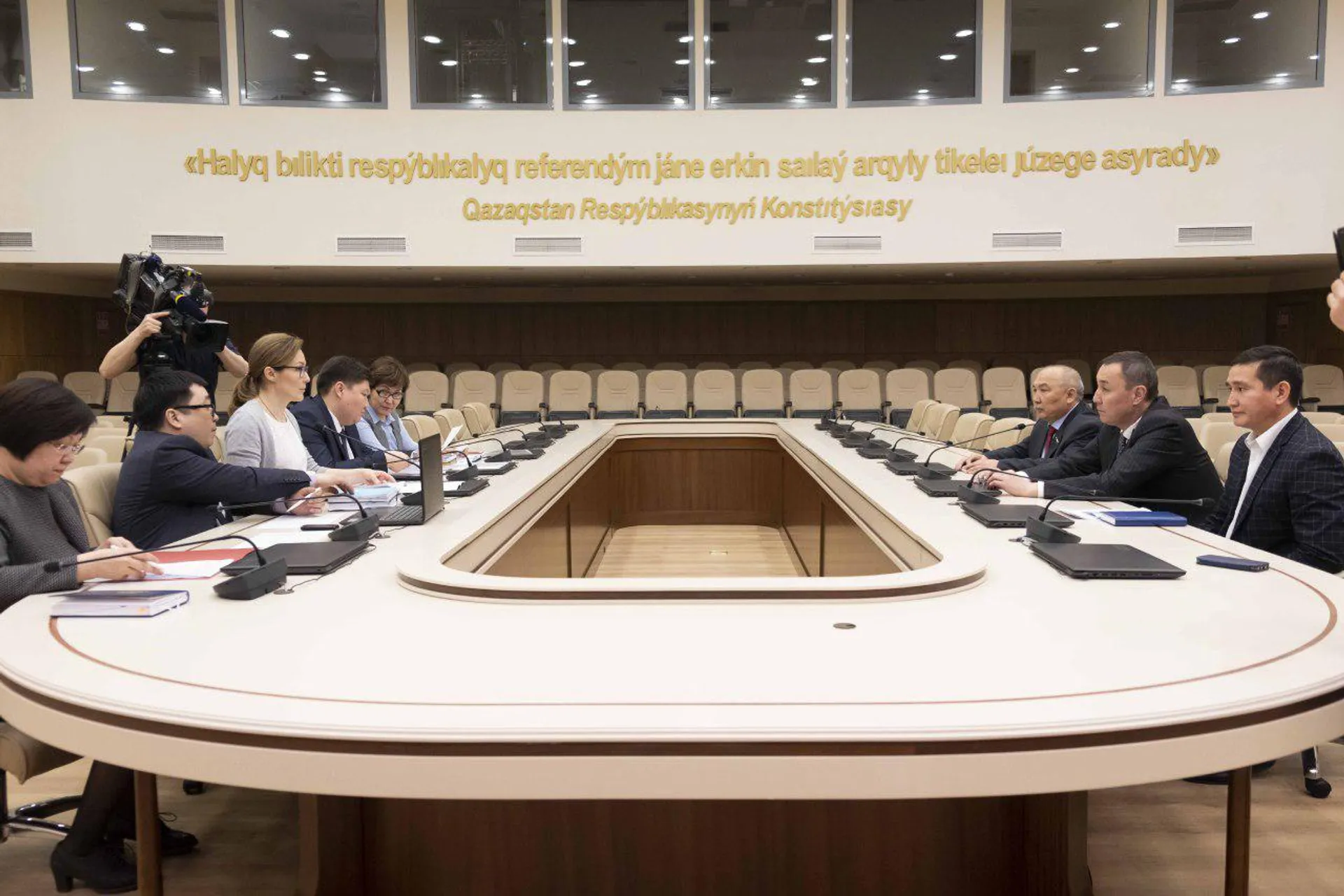 Капитал - Амангельды Таспихов подал документы в ЦИК