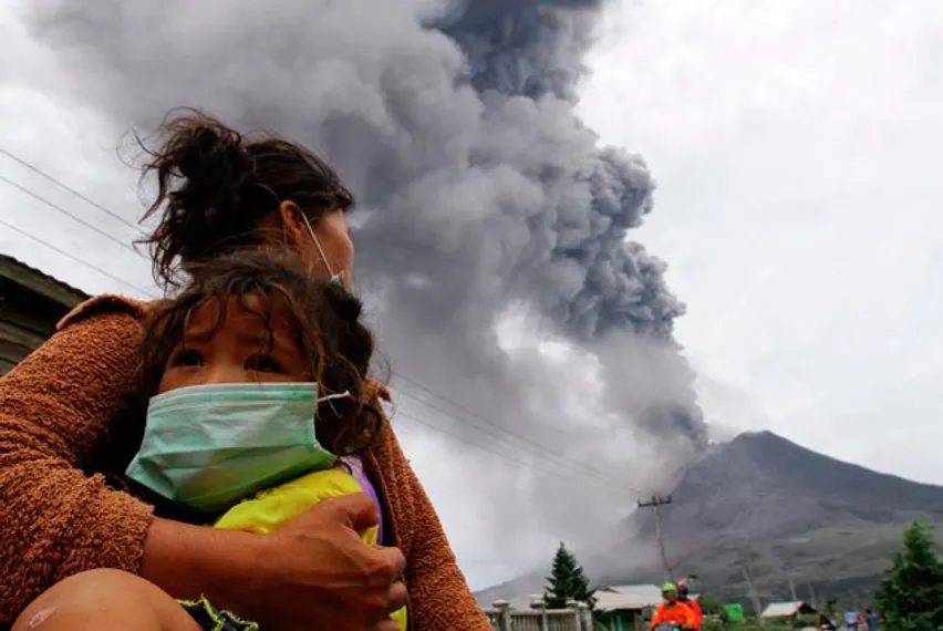 Капитал - Индонезия эвакуирует 200 тыс человек