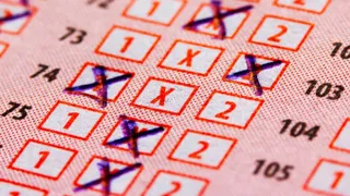 Капитал - Миллиардные доходы нелегальных букмекеров переправляли за границу