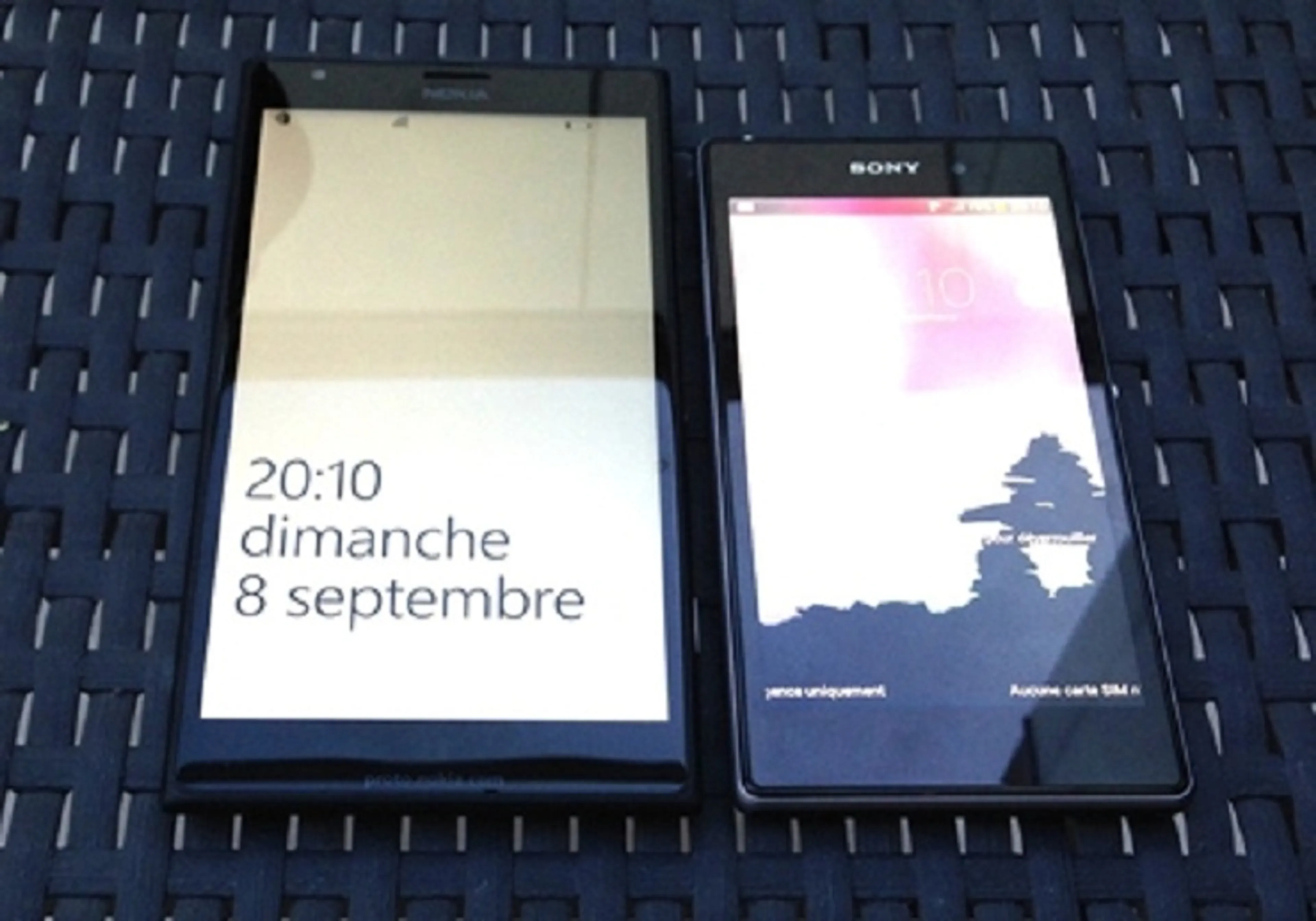 Капитал - В Сеть попали снимки гигантского смартфона Nokia Bandit.