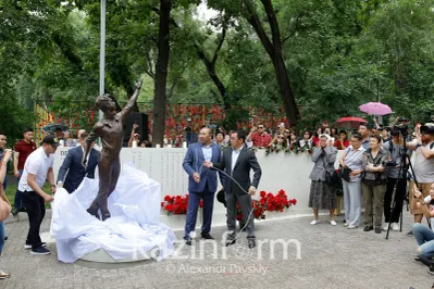 Мемориал Денису Тену открыли в Алматы