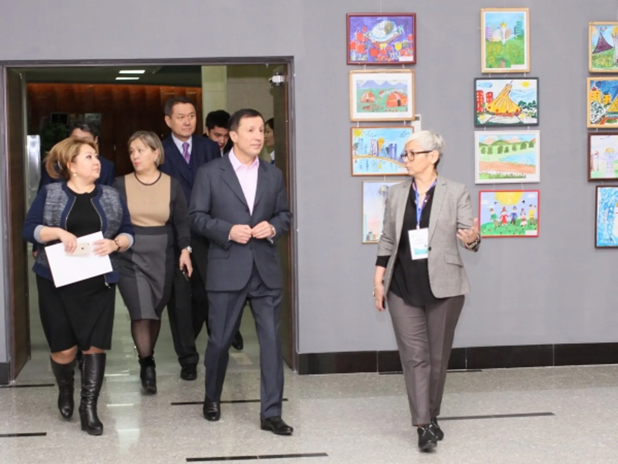 Аким Астаны поручил решить проблему переполненности школ - Image Kapital.kz