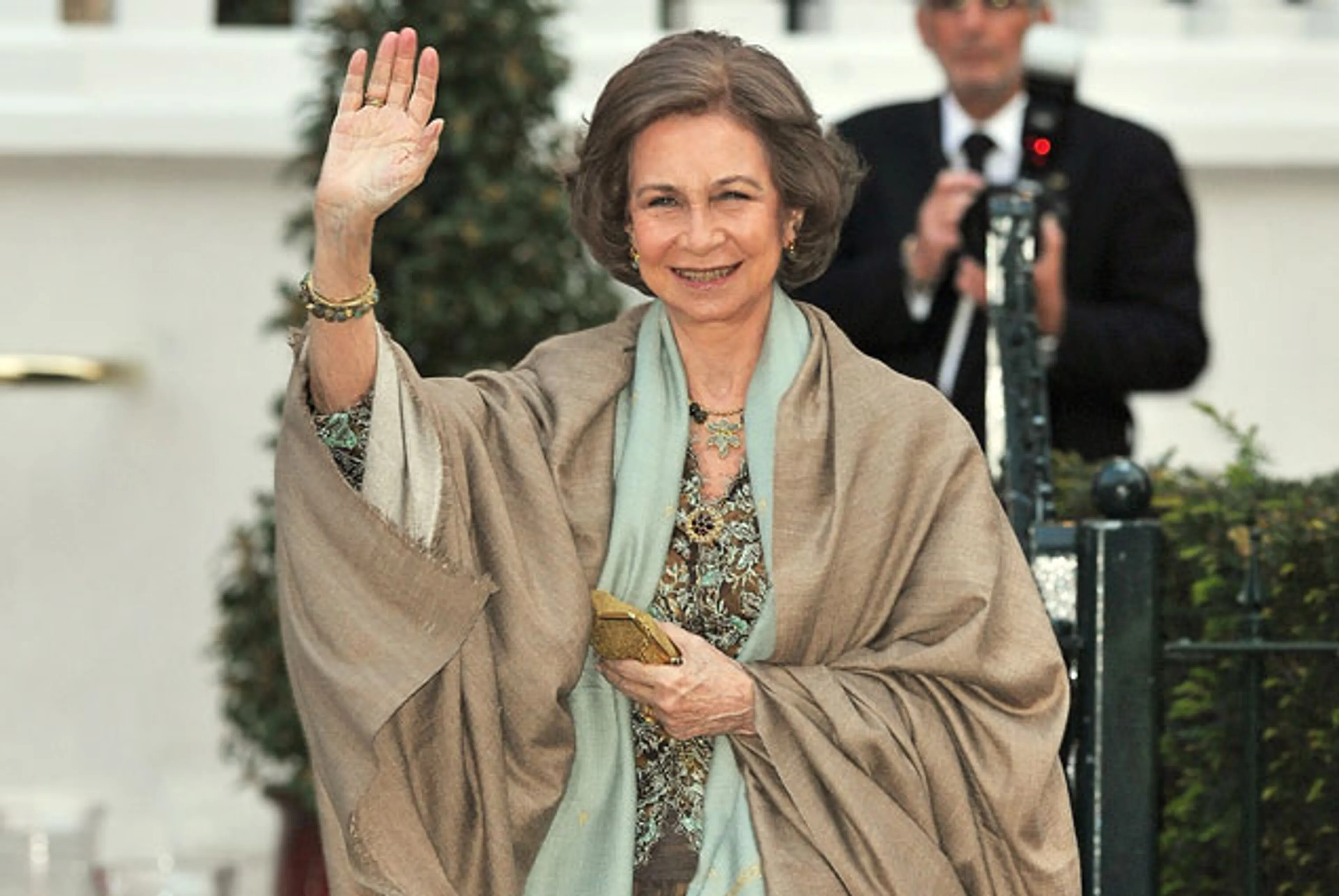 Капитал - Королева Испании будет получать зарплату