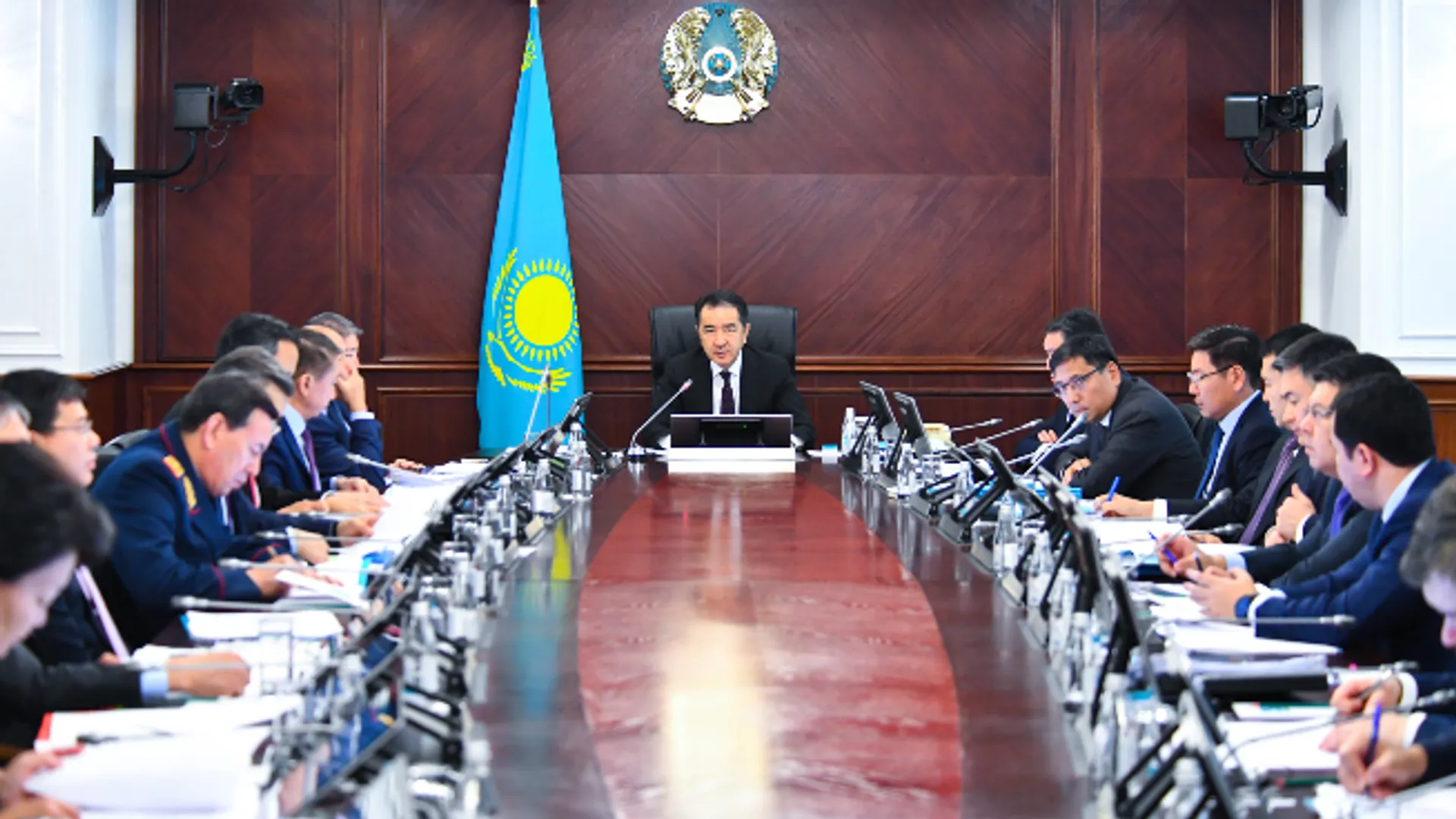 Капитал - Бакытжан Сагинтаев призвал акимов не ждать помощи из бюджета