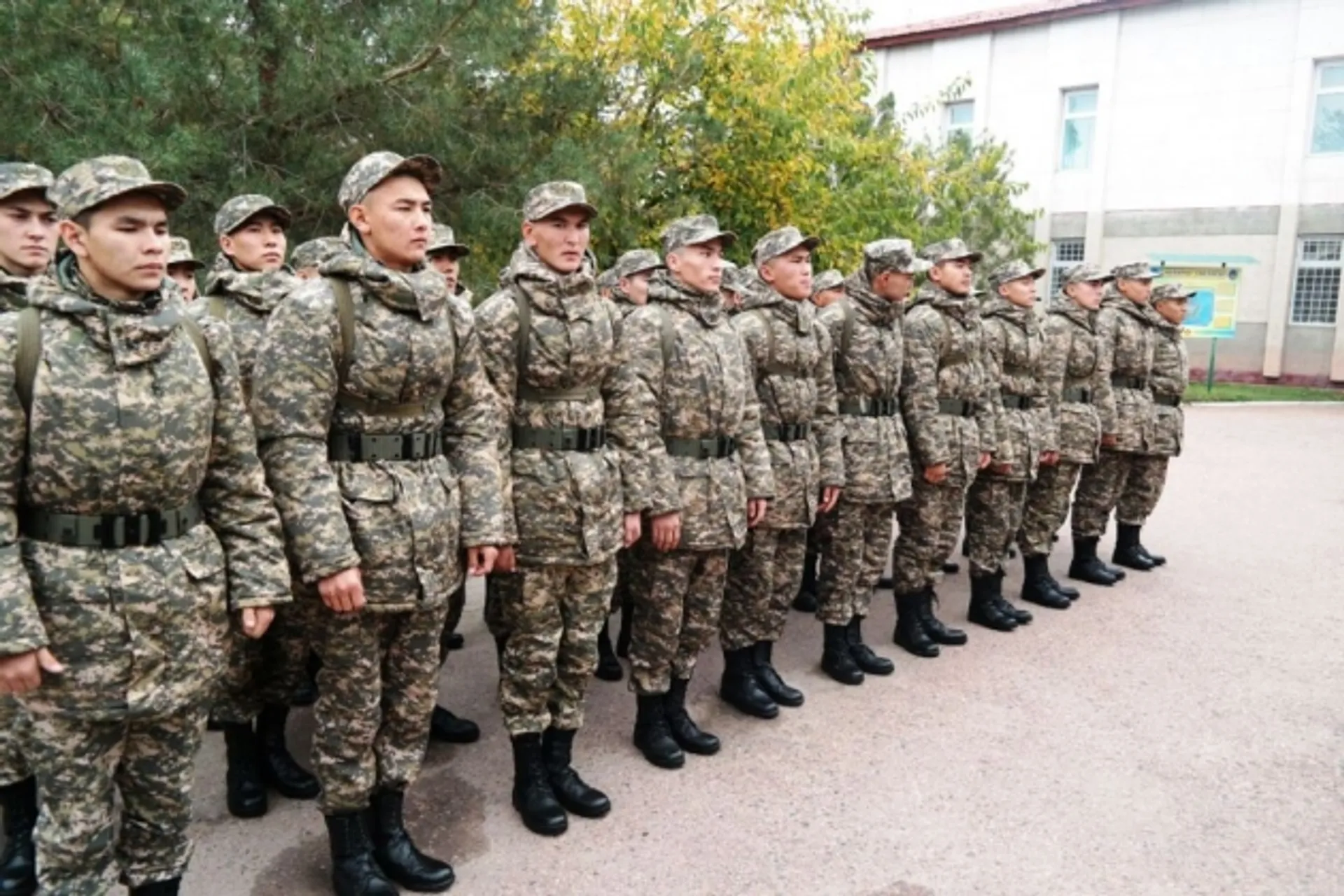 Капитал - В Казахстане предлагают вернуть двухгодичную службу в армии