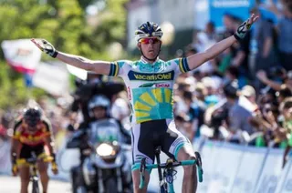 Капитал - Astana подписала контракты с двумя велогонщиками