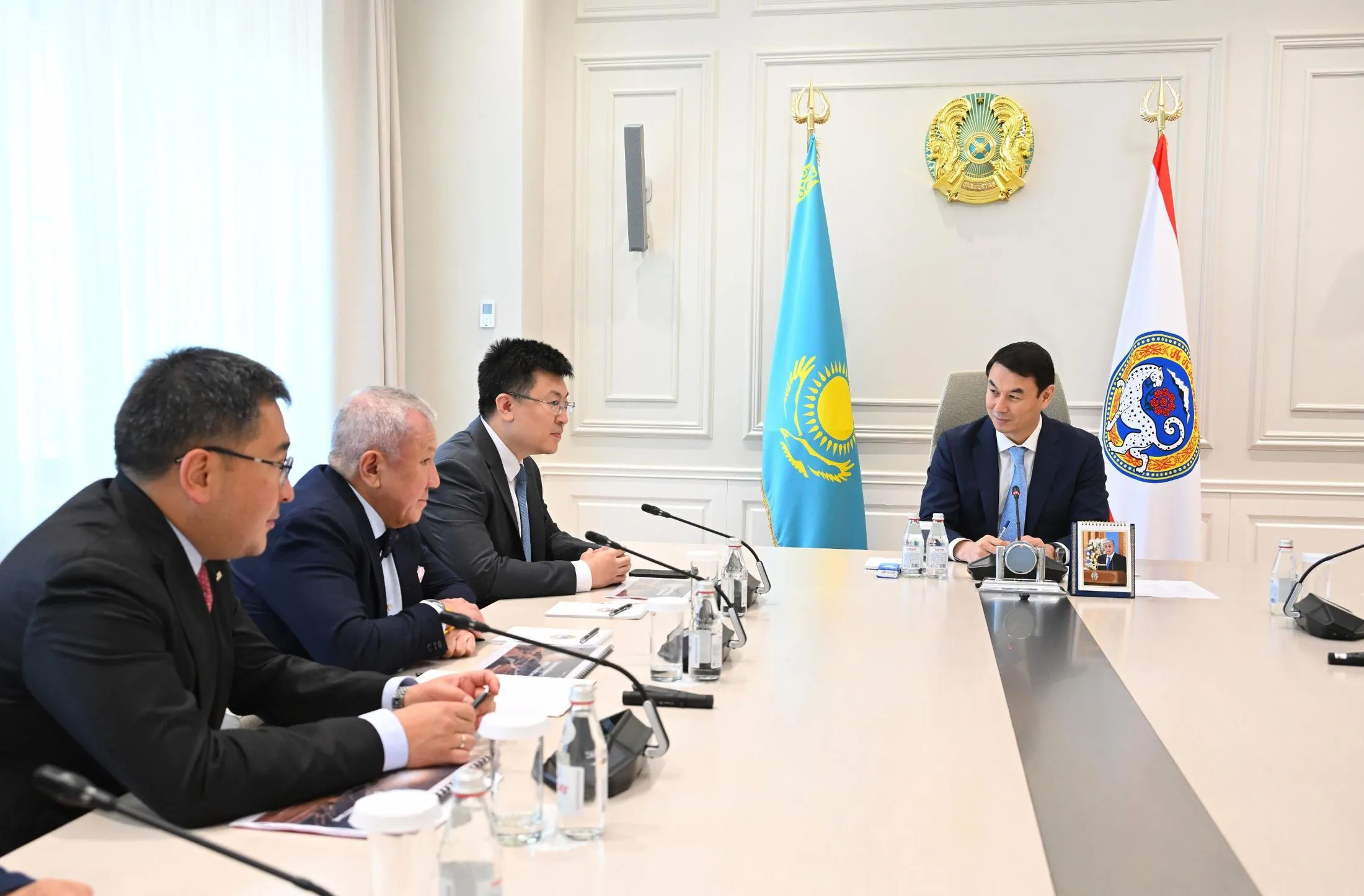 С BYD обсудили локализацию производства электробусов в Алматы