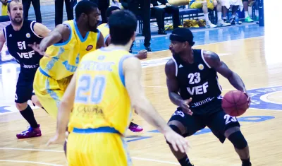 «Астана» обыграла ВЭФ в Единой лиге ВТБ