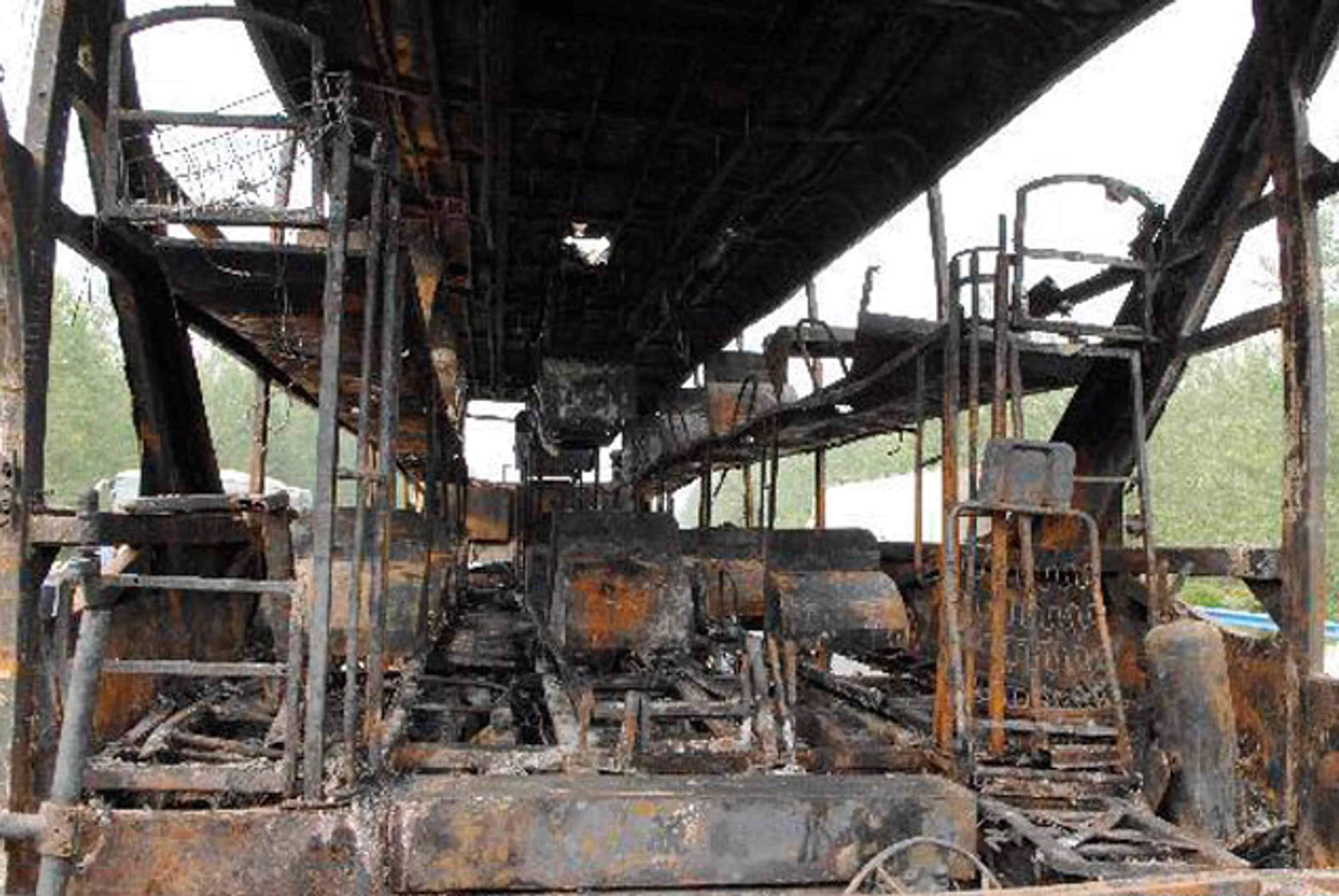 Капитал - В Индии бензовоз столкнулся с автобусом