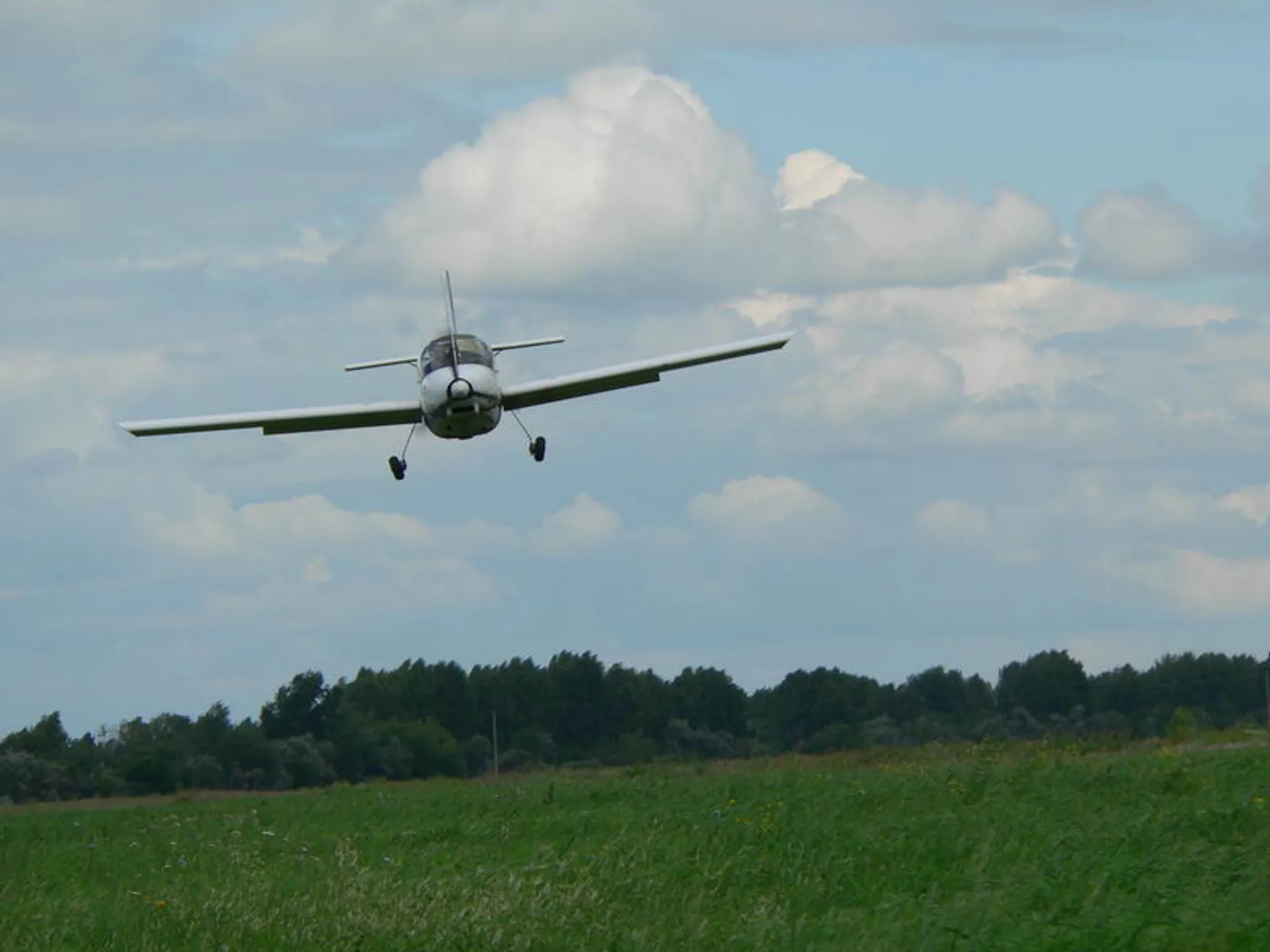 Капитал - Двухместный самолет упал в Алматинской области