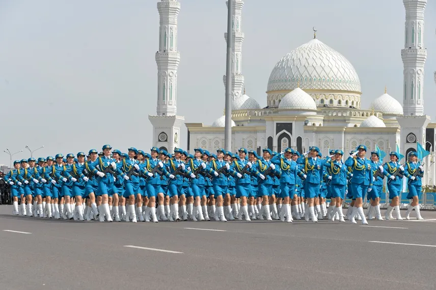 Капитал - Самый масштабный военный парад в истории страны