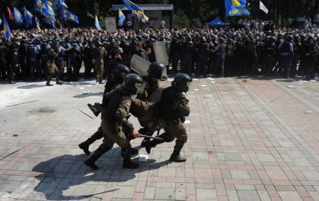 В Киеве у здания Верховной Рады прогремел взрыв- Kapital.kz