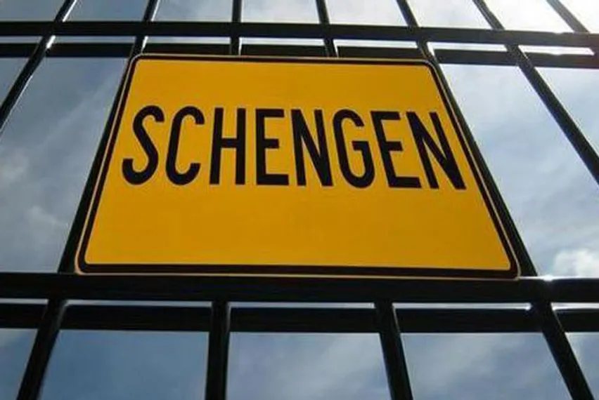 Капитал - Франция подсчитала убытки от введения погранконтроля в Шенгенской зоне
