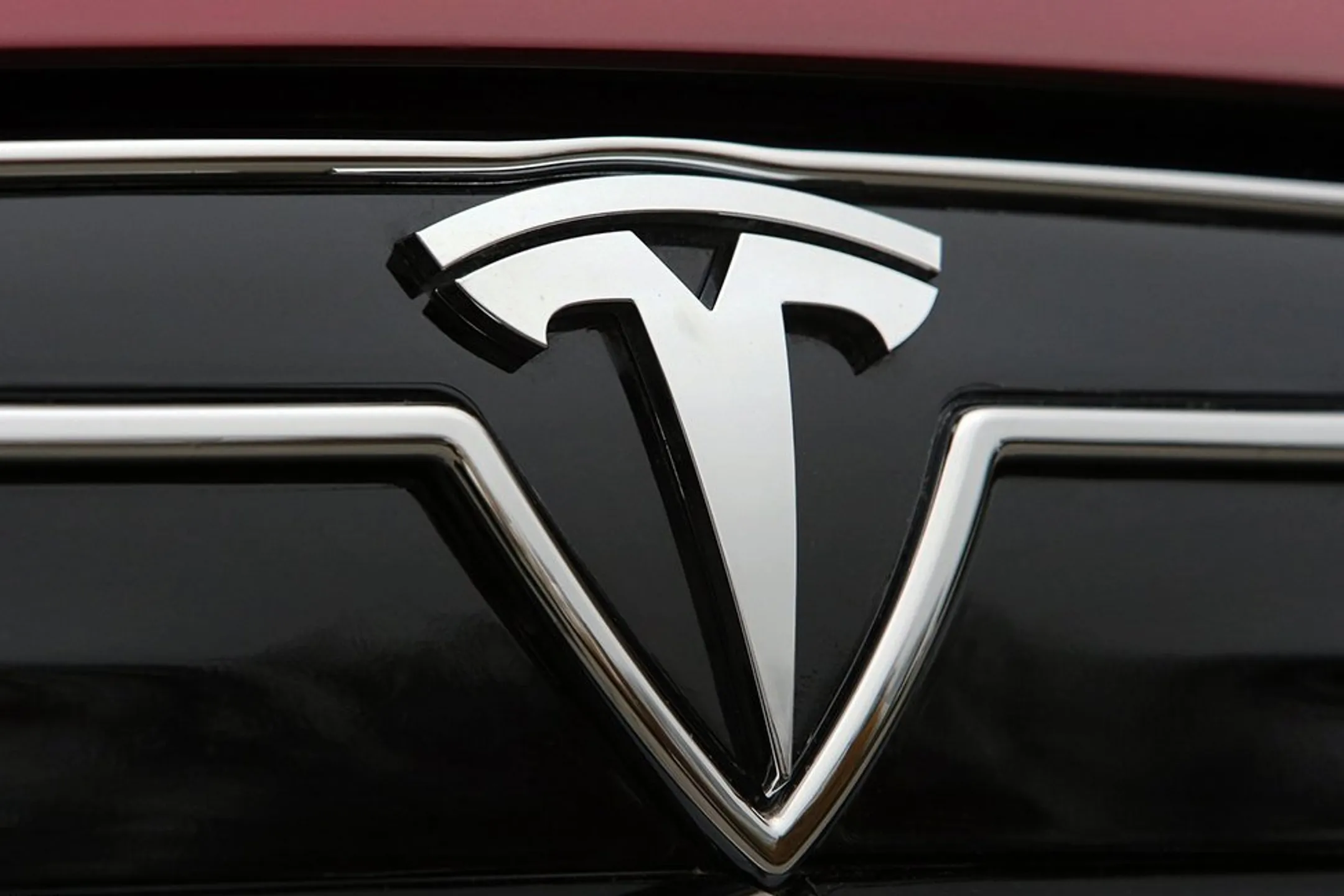 Tesla впервые продала больше 100 тысяч машин за год - Image Kapital.kz