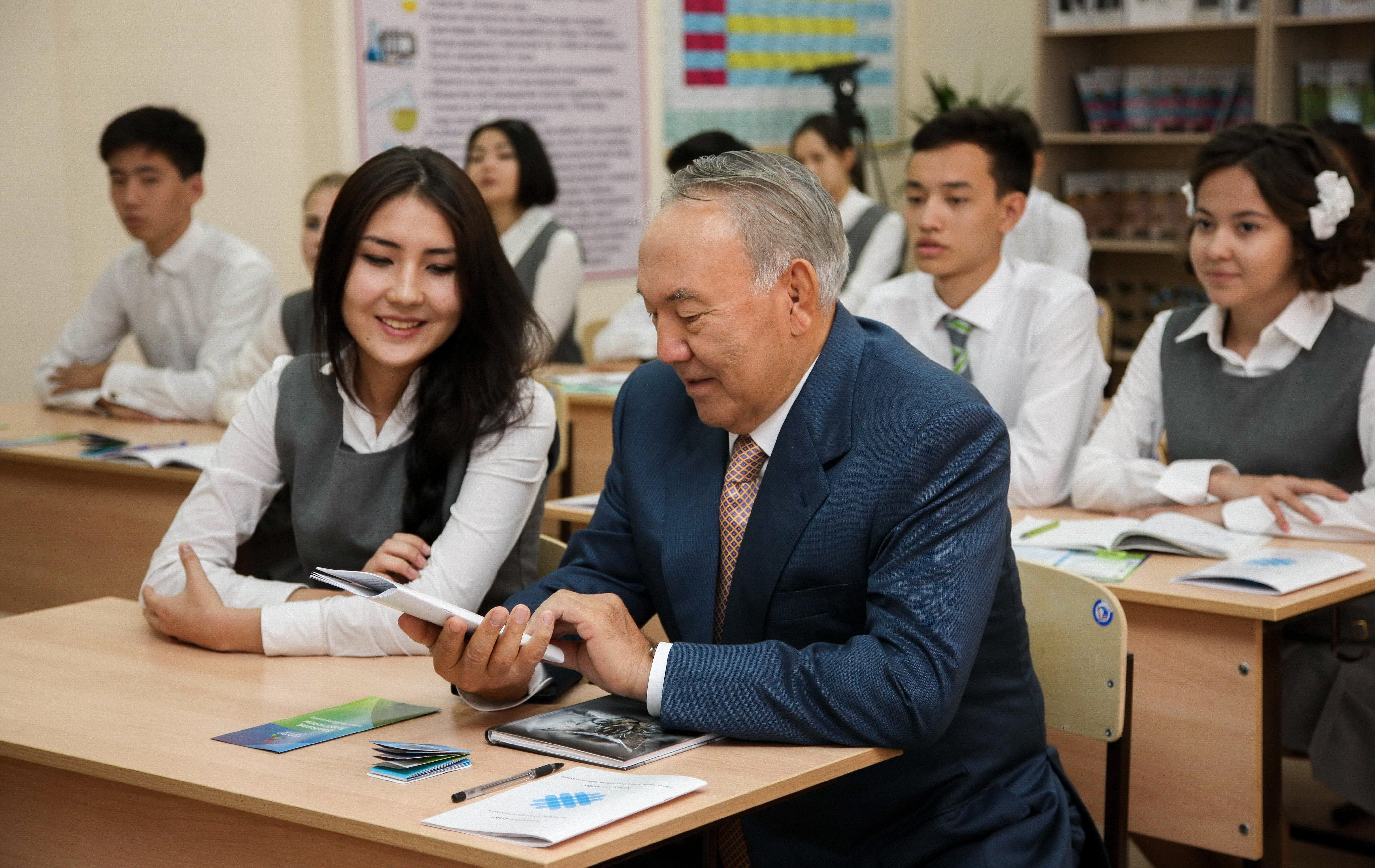 Президент предлагает в школах вести преподавание на английском языке- Kapital.kz