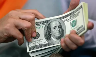 Капитал - Казахстанцы продолжают размещать вклады в валюте