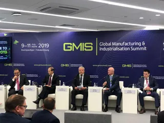 Капитал - Казахстан планомерно отходит от доминирования сырьевого сектора