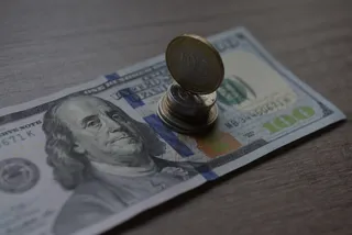 Капитал - Неделя на валютном рынке началась с укрепления доллара