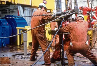 Капитал - МВФ: нефть будет дешеветь 5 лет подряд