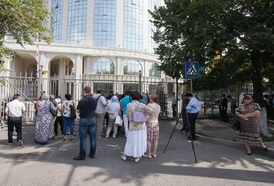 Ипотечники обвиняют Народный банк в бездействии