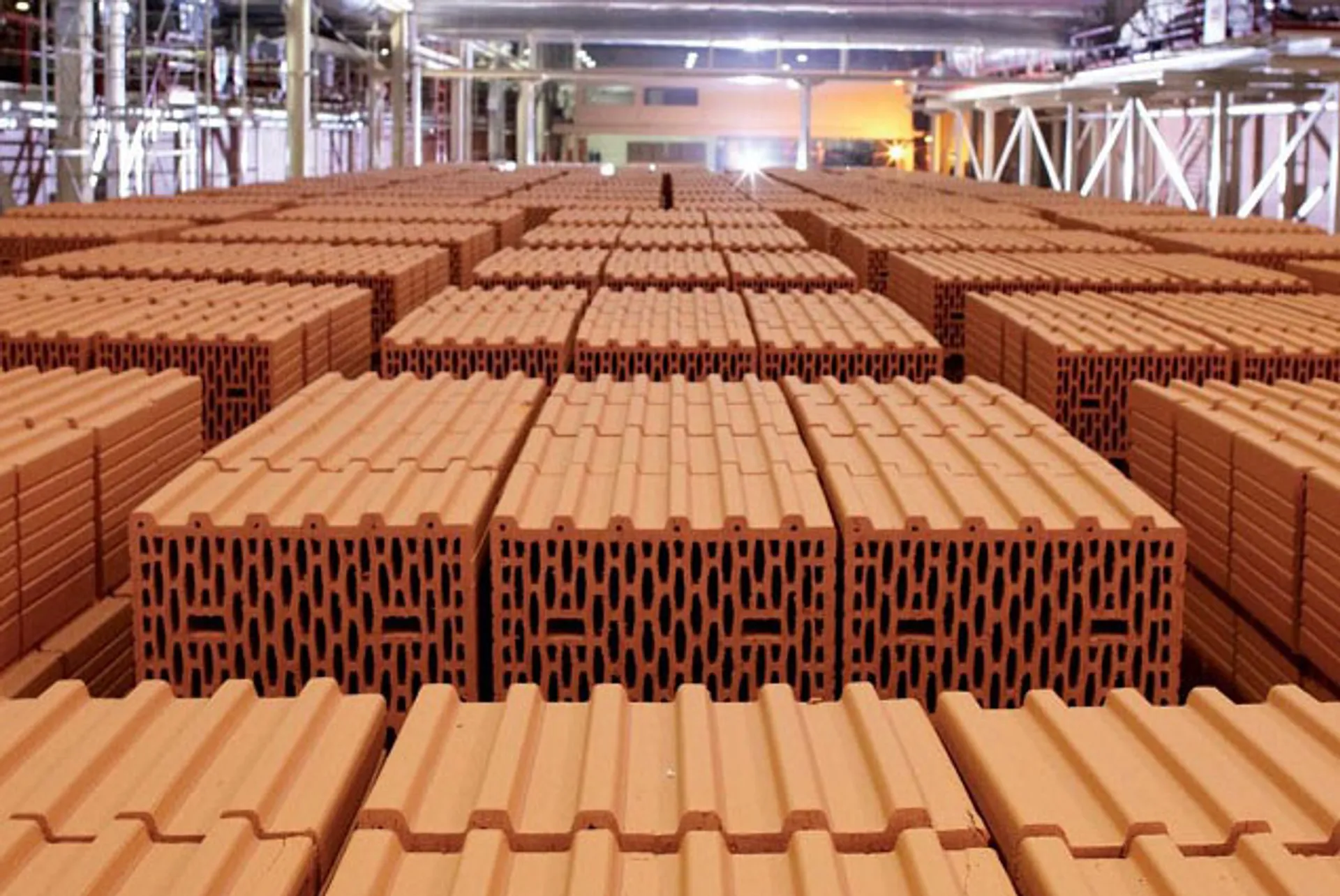 Капитал - В ЮКО открыли кирпичный завод