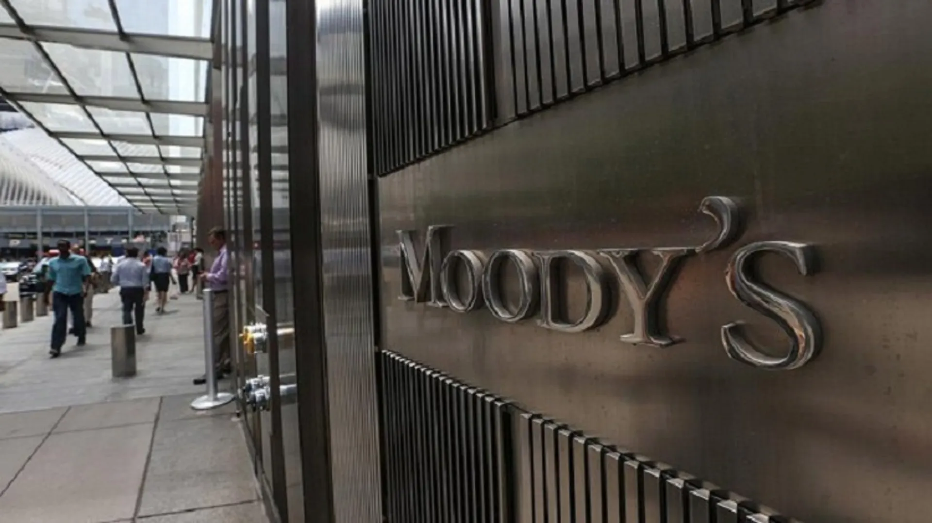 Капитал - Moodyʼs понизило рейтинги 20 финкомпаний Турции