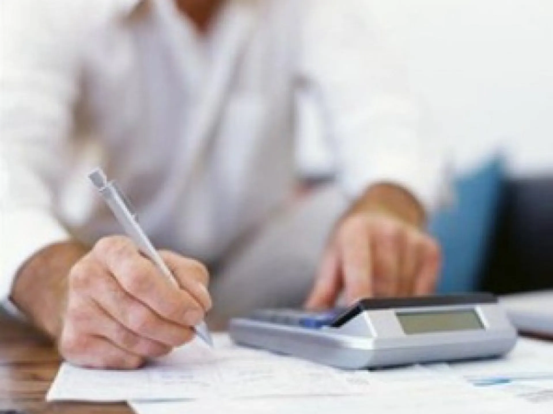 Капитал - Чиновники должны проанализировать свои расходы на предмет экономии