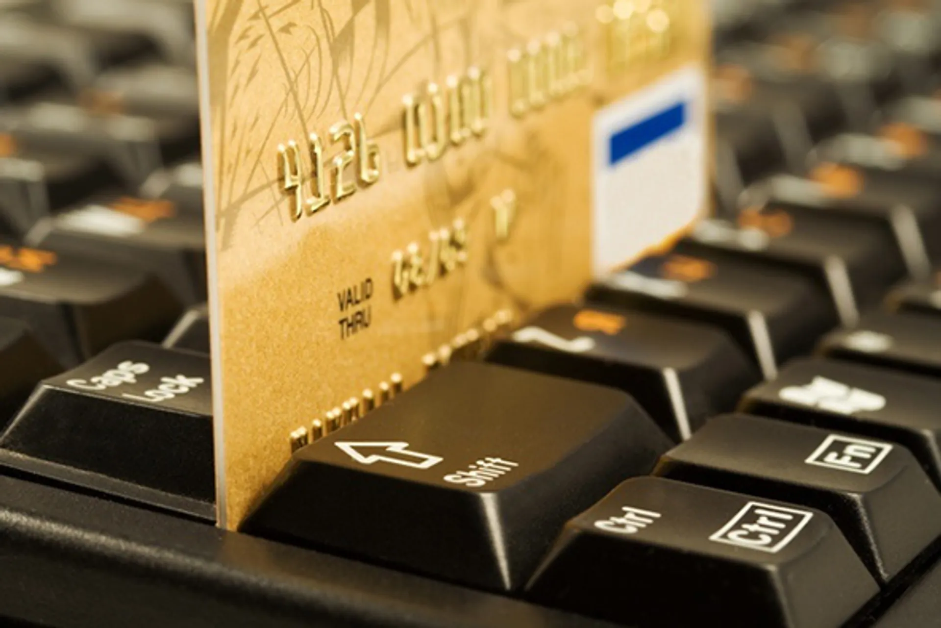 Капитал - На рынке золотых карт Visa в 2 раза популярнее MasterCard