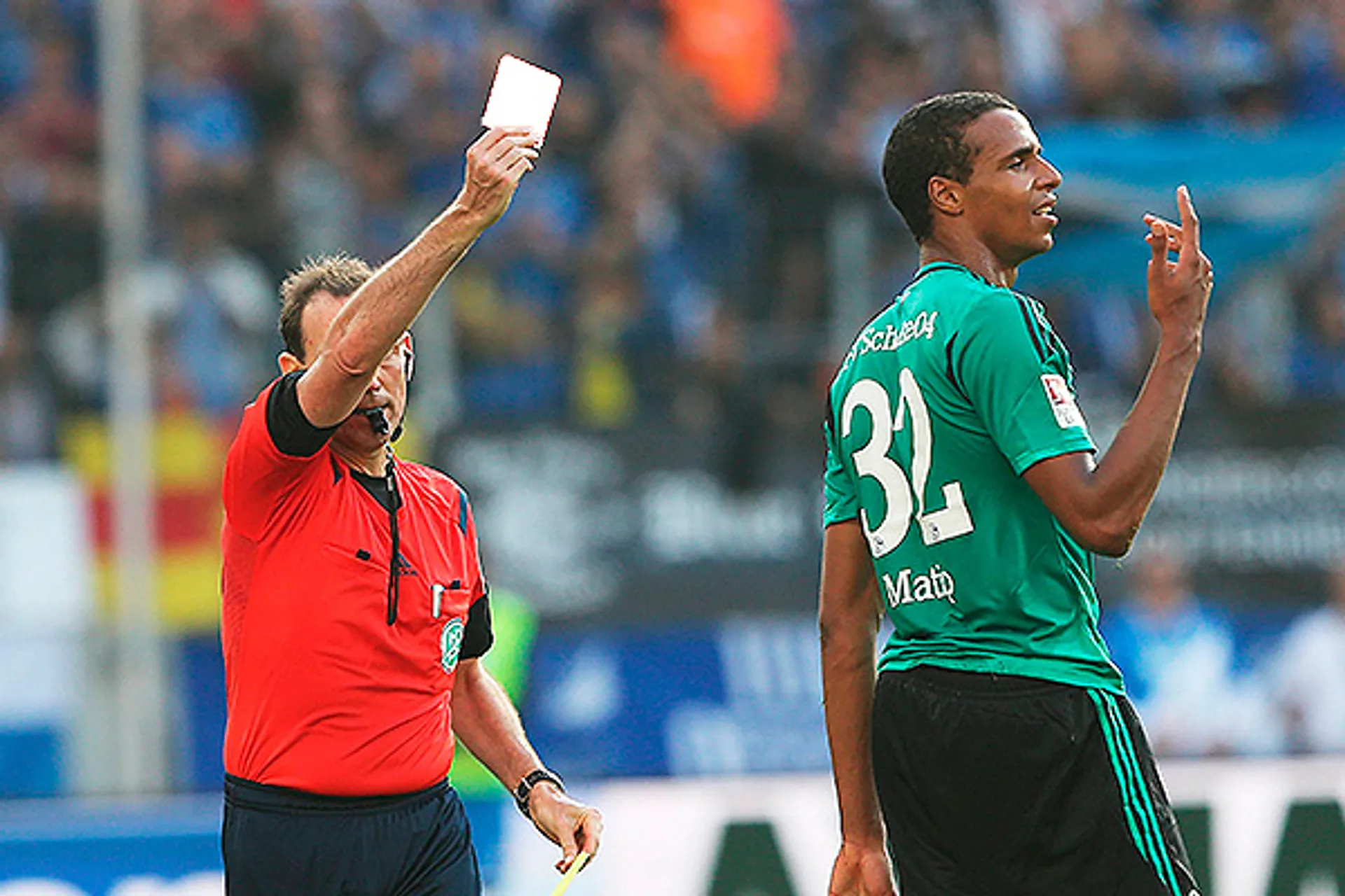 Капитал - Мишель Платини намерен ввести белые карточки