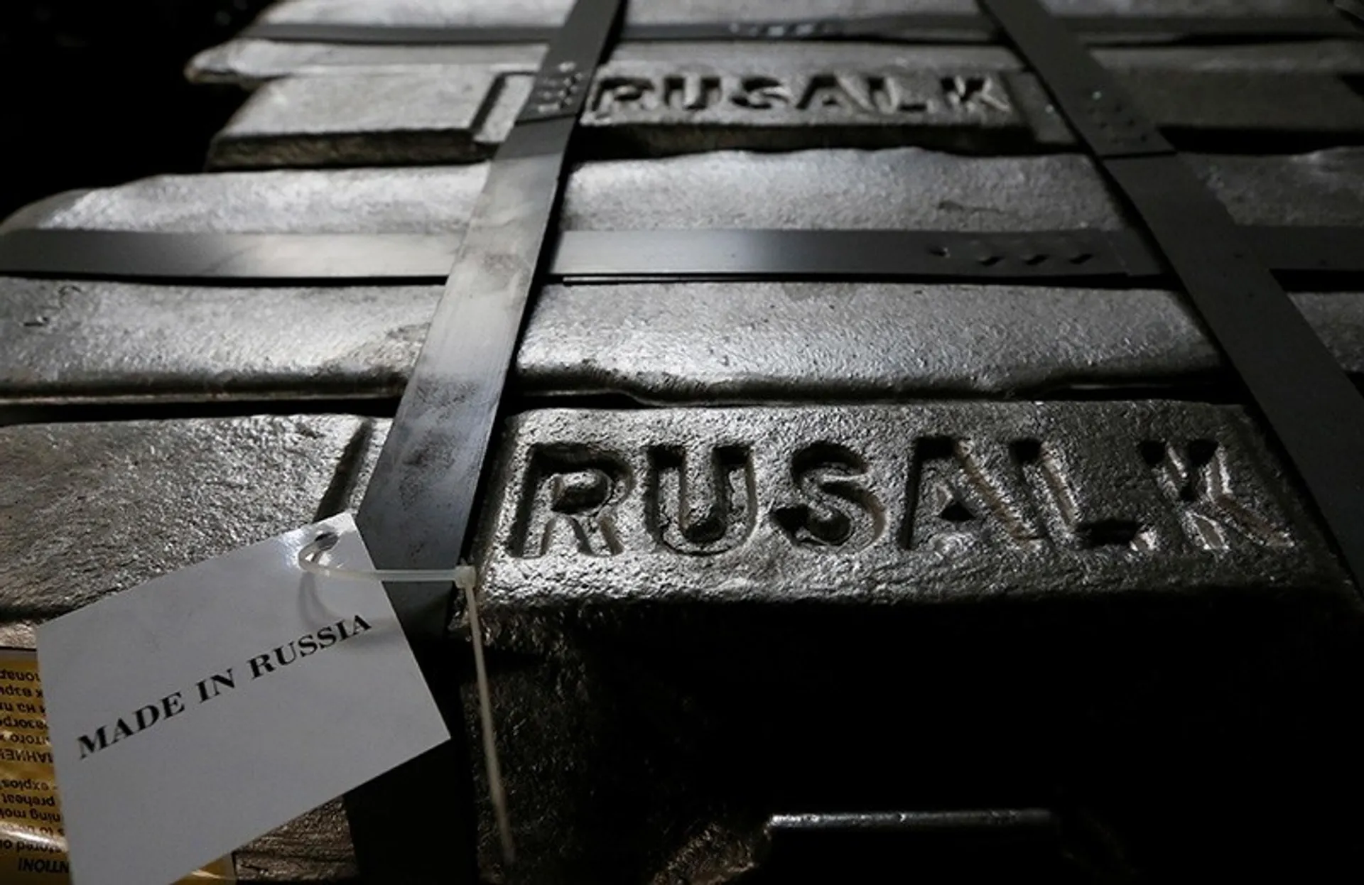 Капитал - Акции Rusal на Гонконгской бирже упали в цене почти на треть